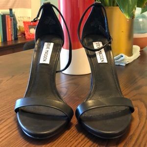 Steve Madden heel